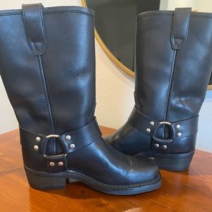 Dingo Harness II Molly Boots-size 7.5 -worn once, one owner, like-new condition